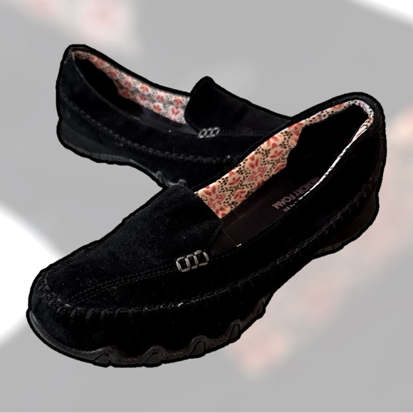 Skechers Shoes - SKECHERS Memory Foam Black Relaxed Fit Shoe